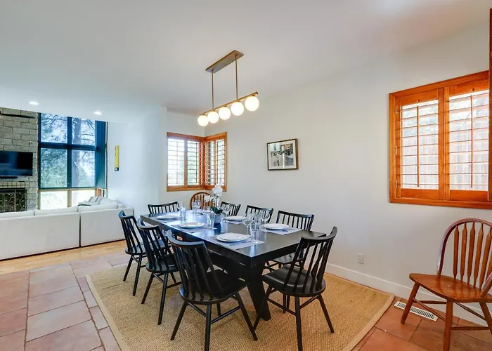 Spacious W/ Hot Tub & Fire Pit! Ferienhaus Flagstaff