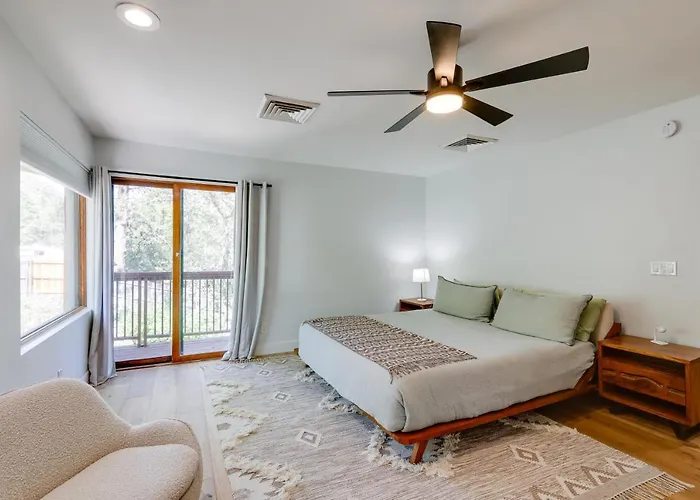 Spacious W/ Hot Tub & Fire Pit! * Flagstaff