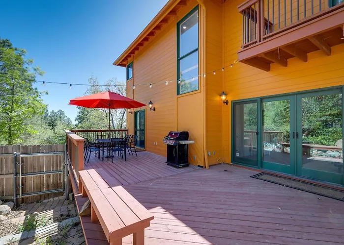 Spacious W/ Hot Tub & Fire Pit! Ferienhaus *
